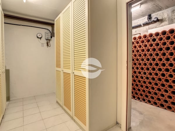 Superbe villa rénovée avec piscine et jardin 12