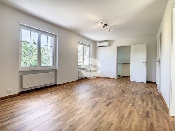 Superbe villa rénovée avec piscine et jardin 7
