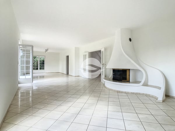 Superbe villa rénovée avec piscine et jardin 3
