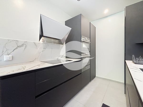 5 pièces rénové avec local en annexe 1
