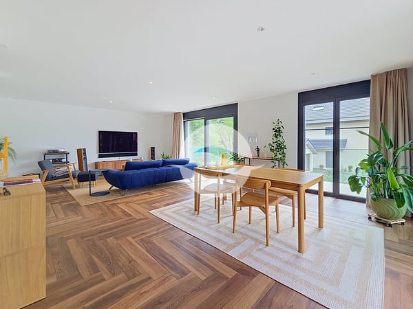 Élégant triplex contemporain avec balcon et jardin privatif 1