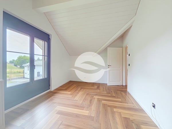 Élégant triplex contemporain avec balcon et jardin privatif 8