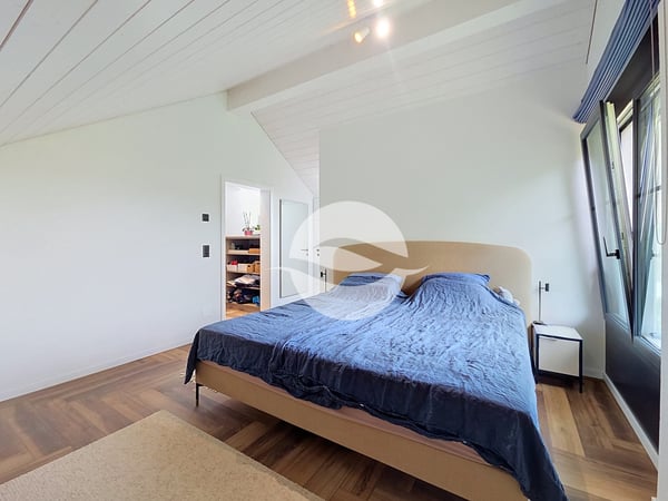 Élégant triplex contemporain avec balcon et jardin privatif 6
