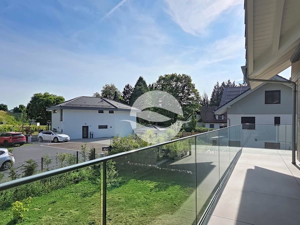 Élégant triplex contemporain avec balcon et jardin privatif 5
