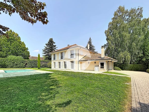 Magnifique villa individuelle avec 4 chambres et piscine 1