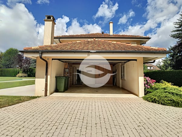 Magnifique villa individuelle avec 4 chambres et piscine 2
