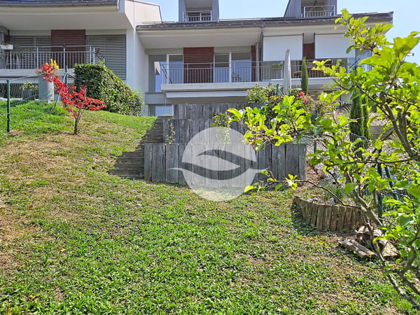 Charmante villa avec jardin et belle vue dégagée 1