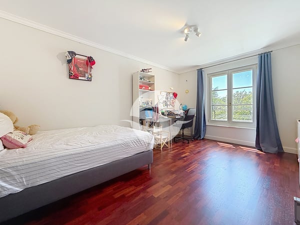Superbe villa de 10,5 pièces + studio indépendant 11