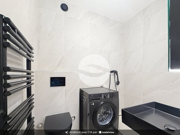Très joli 2 pièces, piscine intérieure dans l'immeuble 5