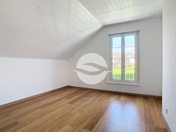 Jolie maison jumelle avec grand jardin 7