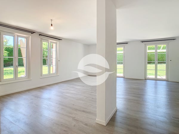 Jolie maison jumelle avec grand jardin 3