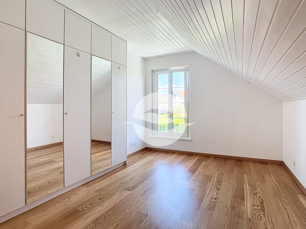 Jolie maison jumelle avec grand jardin 6