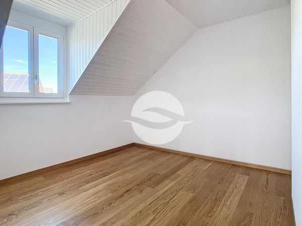 Jolie maison jumelle avec grand jardin 9