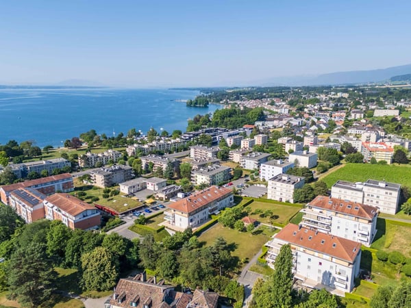 Duplex de standing de 7.5 pièces offrant une vue sur le Léman et les Alpes 2