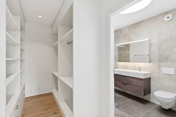 Magnifique attique neuf entouré d'un panorama verdoyant 12