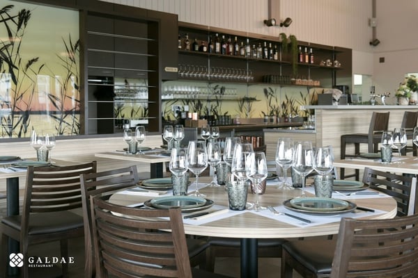 Immeuble avec restaurant, épicerie et chambres proche du lac 4