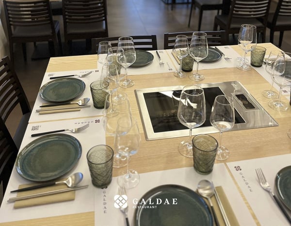 Immeuble avec restaurant, épicerie et chambres proche du lac 8