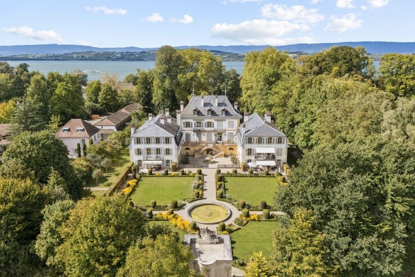 Splendide duplex d'exception à deux pas du bord du lac de Morat 1