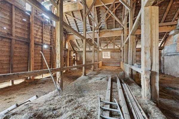 Ferme authentique à rénover 4