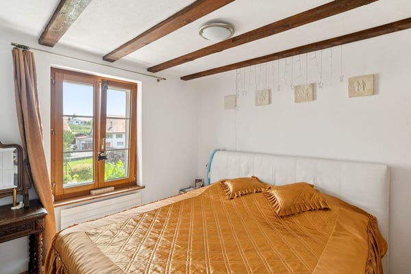 Charmant appartement de 5 pièces dans jolie PPE de 3 appartements 5