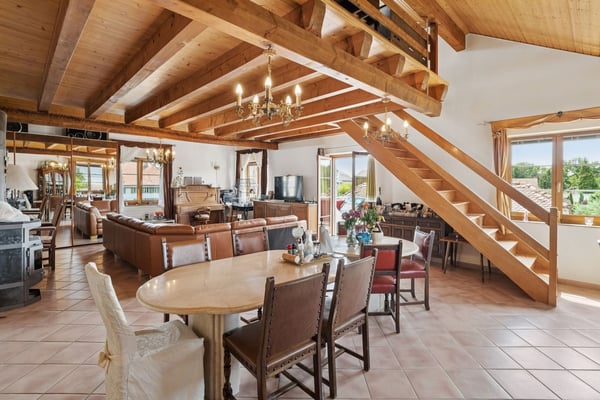 Charmant appartement de 5 pièces dans jolie PPE de 3 appartements 2