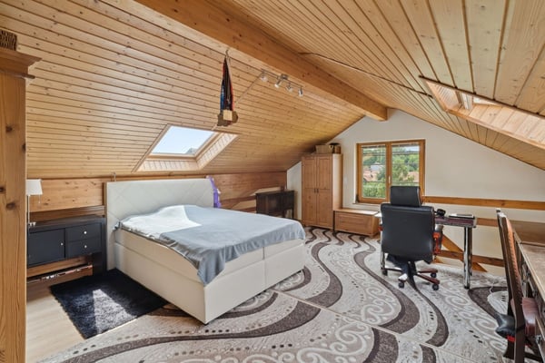 Charmant appartement de 5 pièces dans jolie PPE de 3 appartements 7