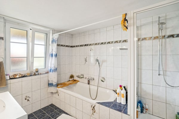 Charmant appartement de 5 pièces dans jolie PPE de 3 appartements 8