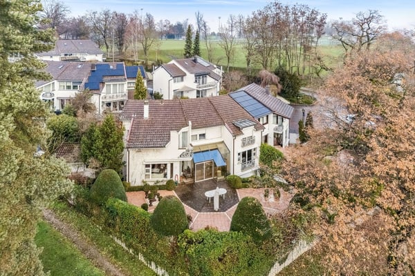 Superbe maison jumelée de 10 pièces avec appartement de rendement 8
