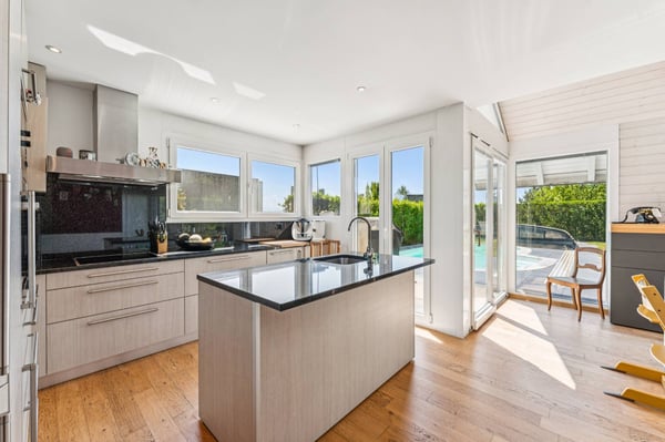 Magnifique maison avec appartement de rendement et piscine 3