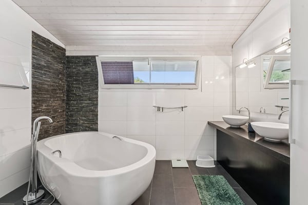 Magnifique maison avec appartement de rendement et piscine 11