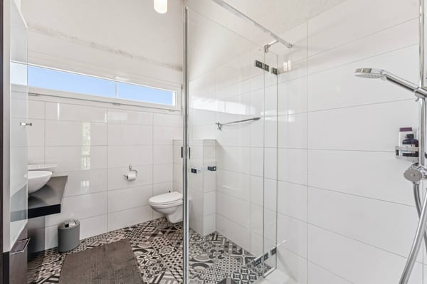 Magnifique maison avec appartement de rendement et piscine 9