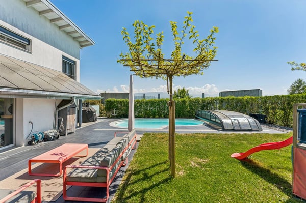 Magnifique maison avec appartement de rendement et piscine 1
