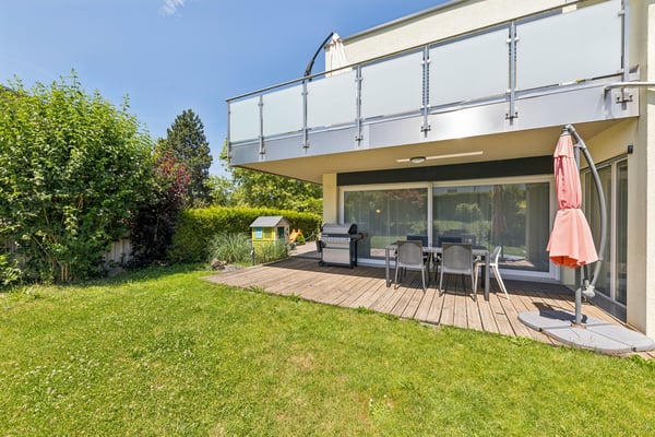 Appartement de 4.5 pièces au rez avec terrasse et jardin 2