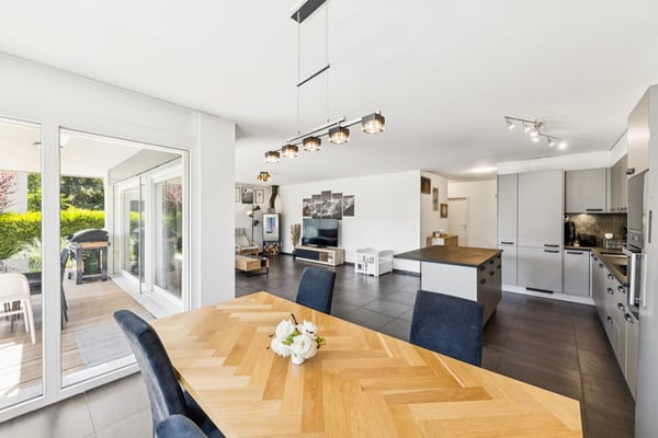 Appartement de 4.5 pièces au rez avec terrasse et jardin 4