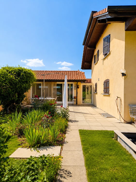Maison familiale avec vaste jardin et potentiel d'aménagement 3