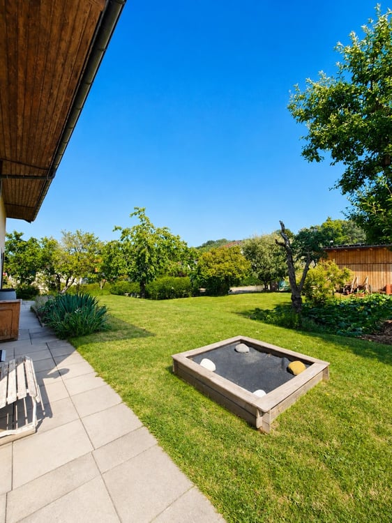 Maison familiale avec vaste jardin et potentiel d'aménagement 4