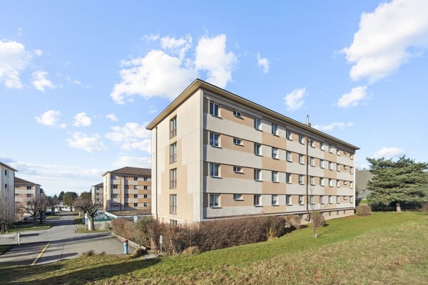 Appartement traversant avec vue sur les montagnes 1