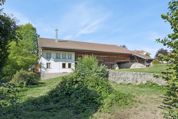 Ancienne ferme fribourgeoise au coeur du village