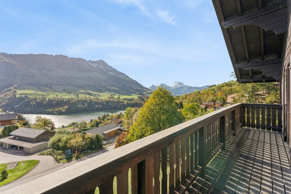 Chalet de deux appartements au panorama exceptionnel