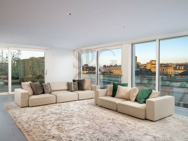 Triplex d'exception avec vues imprenables sur le lac et les Alpes 3