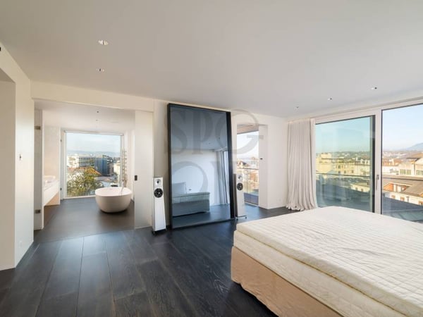 Triplex d'exception avec vues imprenables sur le lac et les Alpes 10