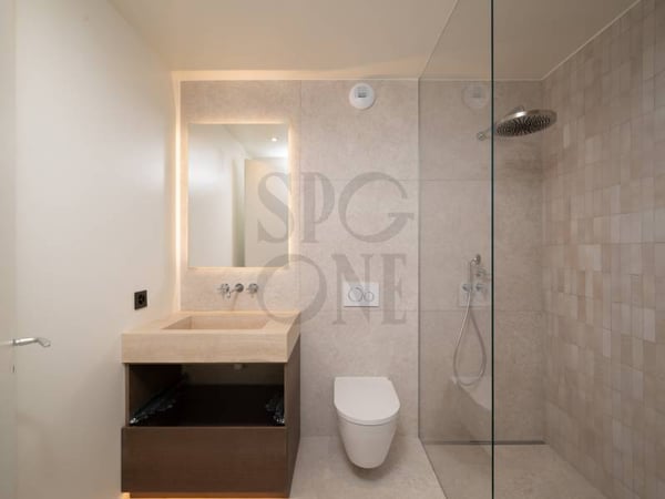 Attique clé en main, entièrement rénové à Champel 10