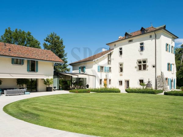 Splendide propriété du XVIIIe siècle au c?ur de la campagne genevoise 12