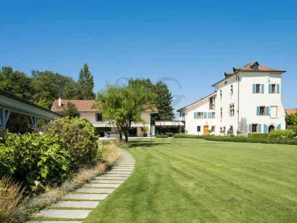 Splendide propriété du XVIIIe siècle au c?ur de la campagne genevoise 2