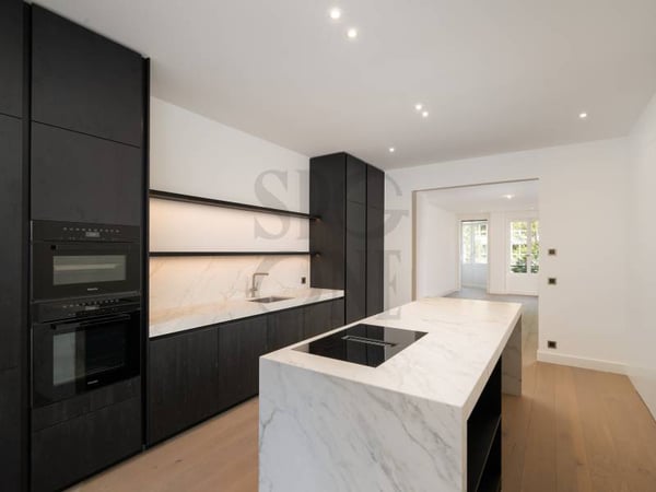 Spacieux appartement entièrement rénové à Champel 4