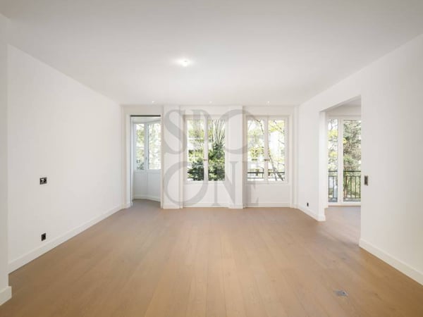 Spacieux appartement entièrement rénové à Champel 8