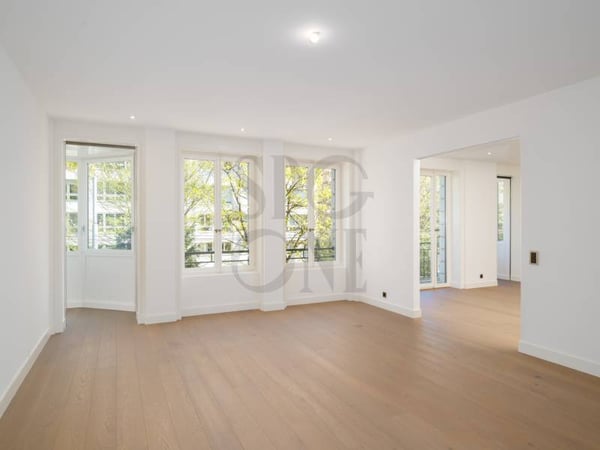 Spacieux appartement entièrement rénové à Champel 6