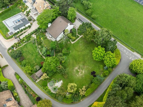 Propriété avec beau potentiel de construction 2