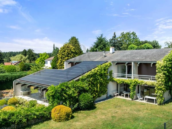 Une villa signature avec vue sur le lac et les montagnes 2
