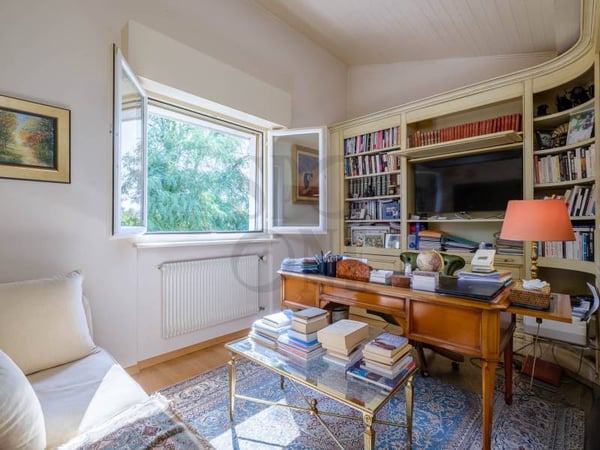 Élégante villa familiale avec piscine et pool house 11